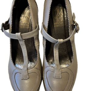 Miz Mooz Barcelona Collection T-strap heels size 8.5